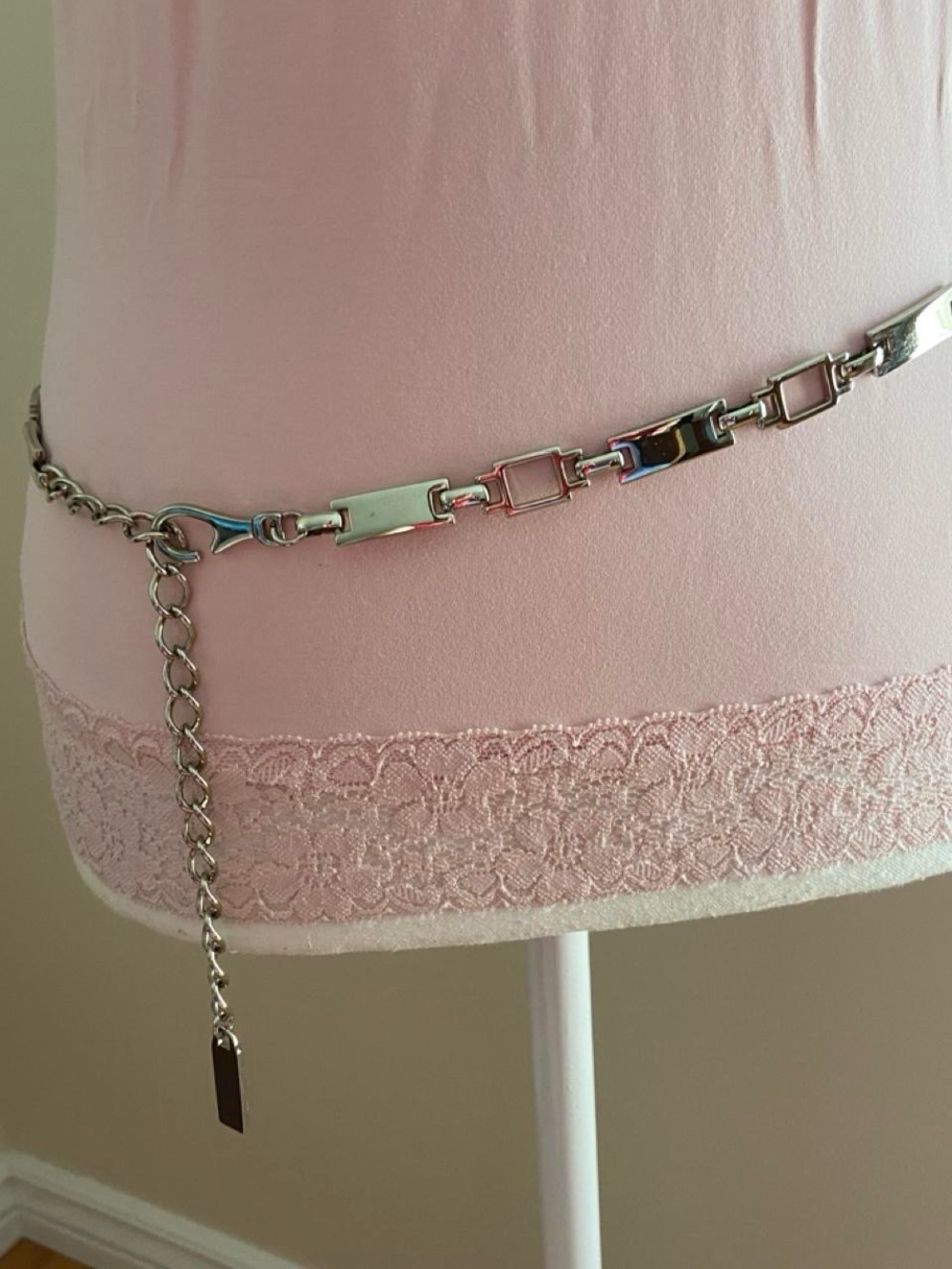 Liz Claiborne Polished Silver Linked Chain Waist Belt